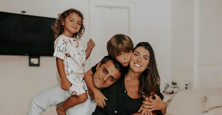 Felipe Simas faz linda declaração para a filha: “Me faz olhar o mundo com mais delicadeza”