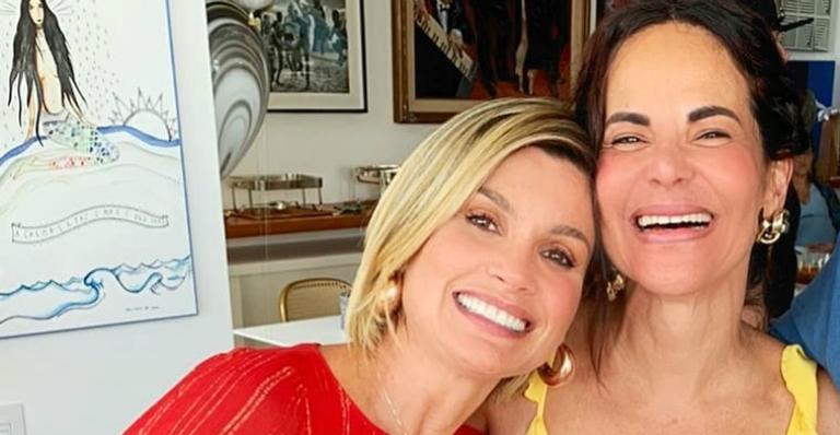 Flávia Alessandra celebra aniversário da irmã: “A médica da família”