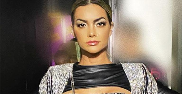 Kelly Key aparece com look todo de couro, marido se empolga e deixa cantada picante