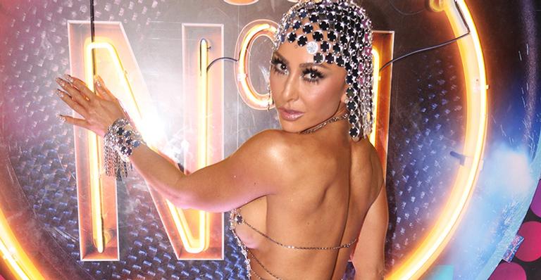 Sabrina Sato encerra folia com look escandaloso e deixa dúvidas sobre calcinha e tapa-sexo