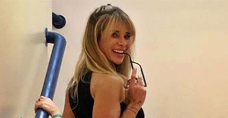 Dany Bananinha mostra pés inchados por conta da gravidez: ”Rindo de nervoso”