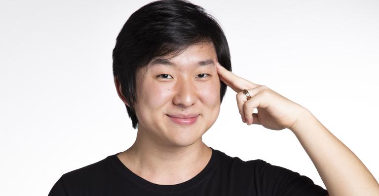 BBB20: Pyong realiza sessão de hipnose e faz sisters acreditarem que Manu é Tiago Leifert