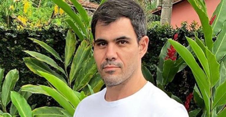 Juliano Cazarré surge em clique raro ao lado filho caçula: “O melhor da vida”