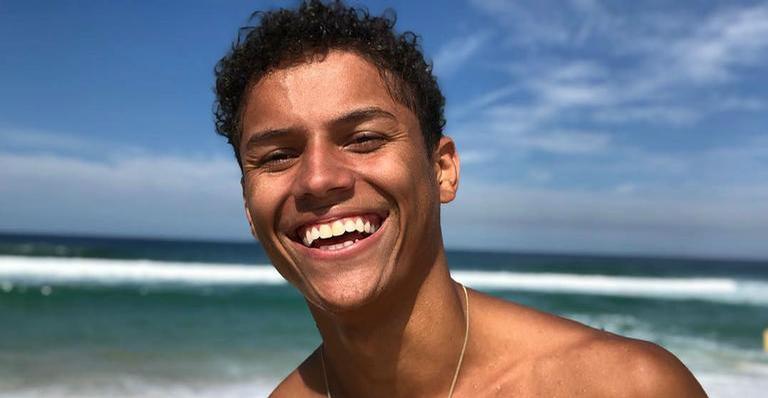 Ex-BBB Danrley Ferreira apresenta nova namorada ao público e divide opiniões