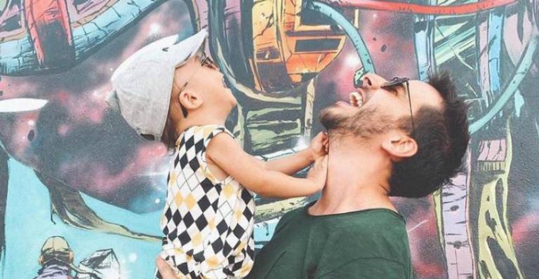 Esposa de Junior Lima surge dançando com o filho em raro momento e encanta fãs