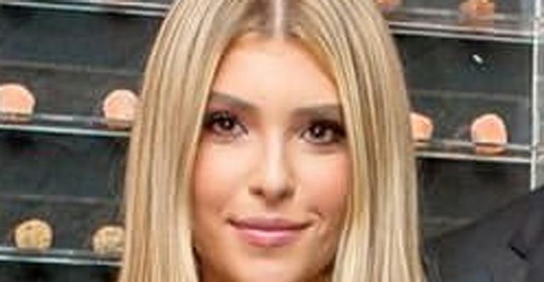 Mafe Nóbrega posa agarradinha ao namorado com look de gala: ”Espetáculo”
