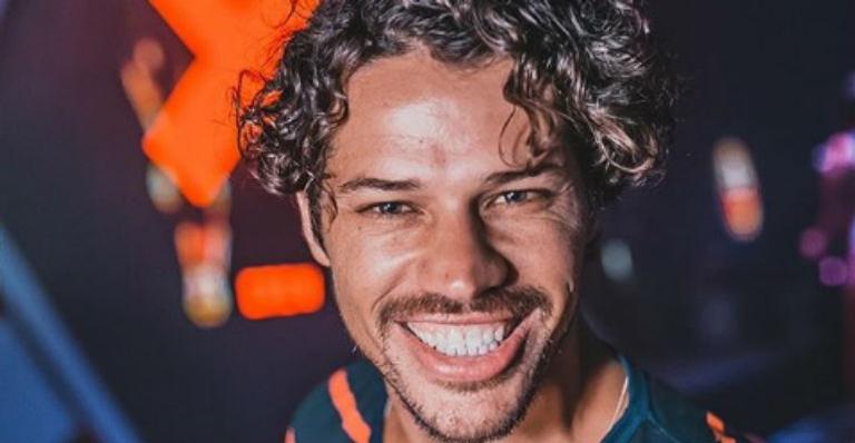 José Loreto exibe corpo malhado e web se derrete: ”Que visão linda”