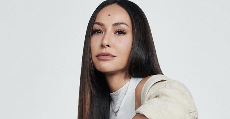Sabrina Sato posa agarradinha com Xuxa Meneghel e faz homenagem emocionante: ”Me inspirou”