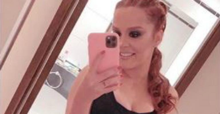 Maiara abusa de decote profundo e cinturinha fina impressiona web: ”Magérrima!”