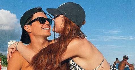 De volta ao Rio de Janeiro, Larissa Manoela curte companhia do namorado