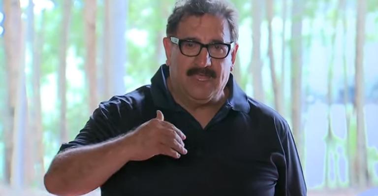 Ratinho revela para Eliana que pensou que seria demitido por Silvio Santos: ”Morro de medo”