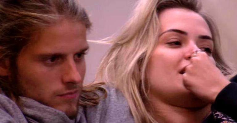 BBB20: Marcela e Daniel tentam ”brincar” sob o edredom, mas brother não comparece e vira piada na web