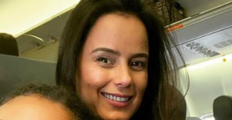 Luciele di Camargo deixa barriguinha de fora e fãs suspeitam: ”Grávida?”