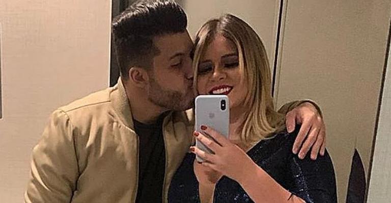 Murilo Huff posa com Léo e Marília Mendonça dispara: ”Só emprestei o útero”