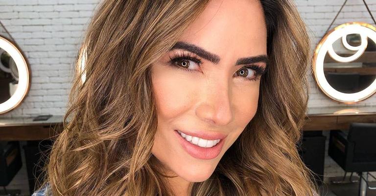 Patrícia Abravanel encanta a web ao surgir em momento descontraído com o filho, Pedro: ‘Agarrar, beijar’