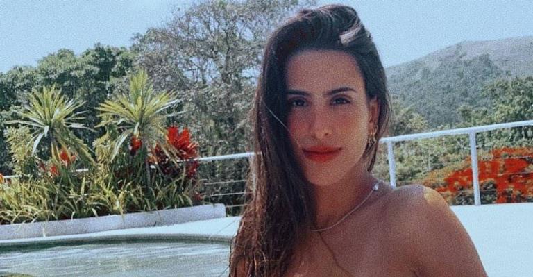 Ana Morais faz pose e se diverte com seguidores: ‘Não sei o porquê da pose, mas sei que tava feliz’