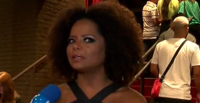 Adriana Bombom revela desejo de ficar cara a cara com bandido que expôs sua filha: ”Qual a intenção?”