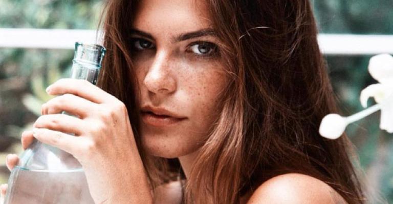 Mariana Goldfarb faz topless em clique deslumbrante e eleva temperatura na web: ”Absurda de linda”