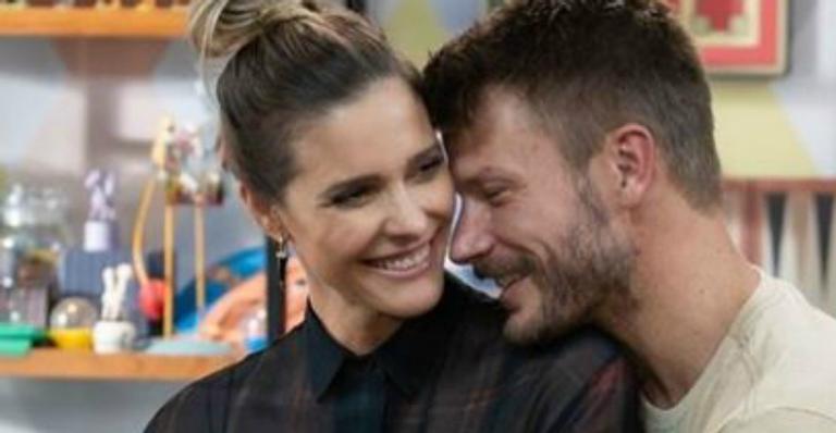 Papai coruja! Rodrigo Hilbert dá banho nos três filhos e encanta fãs com momento
