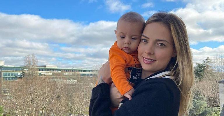 Filho de Carol Dantas rouba cena ao surgir vestido de elefante