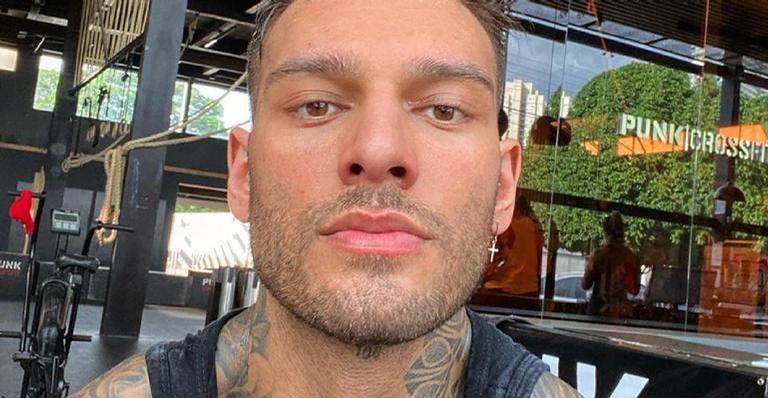 Lucas Lucco ostenta automóvel avaliado em mais de R$300 mil