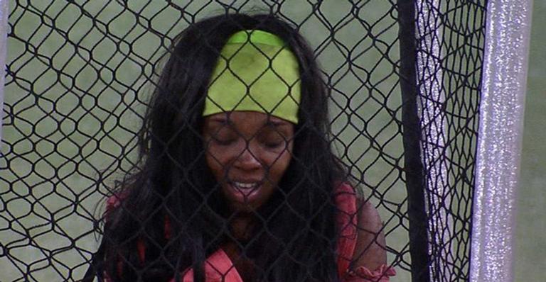 BBB20: Thelma chora de solidão após ser abandonada em castigo: ”É muito ruim”