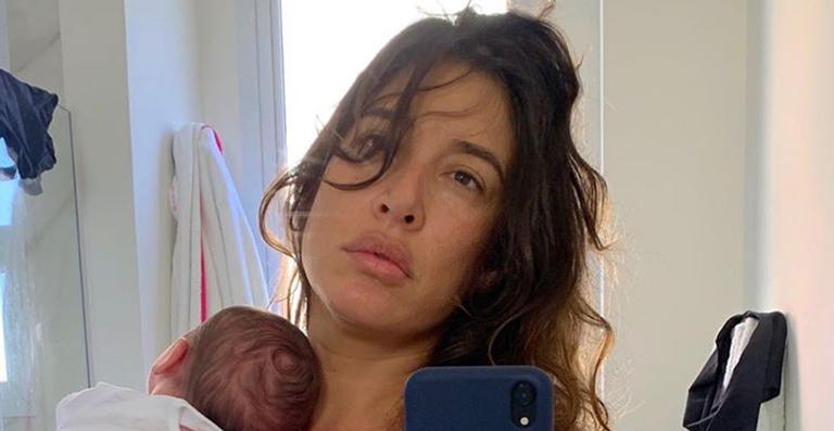 Exausta, Giselle Itié desabafa sobre vida pós-parto: ”Será que enlouqueci?”