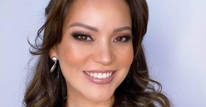 Geovanna Tominaga aproveita os dias em casa para praticar yoga