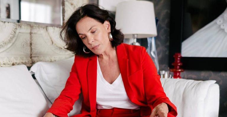 Carolina Ferraz explica com um textão como está em sua quarentena: ‘Estou no 4º dia de isolamento total’