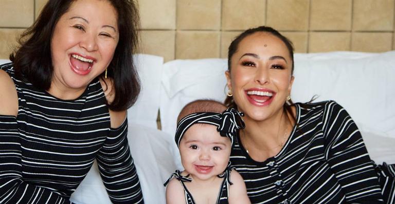 Sabrina Sato encanta a web ao mostrar momento engraçado com a mãe durante quarentena: ”Estamos como?”