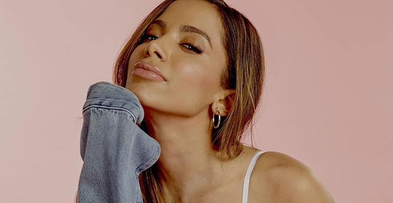 Após cancelar festa, Anitta tem pesadelo bizarro sobre seu aniversário: ”Ninguém me dava parabéns”