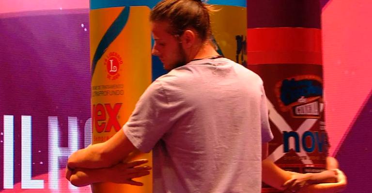 BBB20: Daniel desmaia durante Prova do Líder e vai direto para o paredão