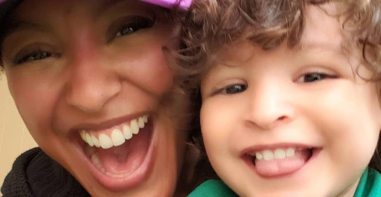 Sheron Menezzes registra bagunça do filho, Benjamin, durante quarentena: ”Estamos só no dia 3”