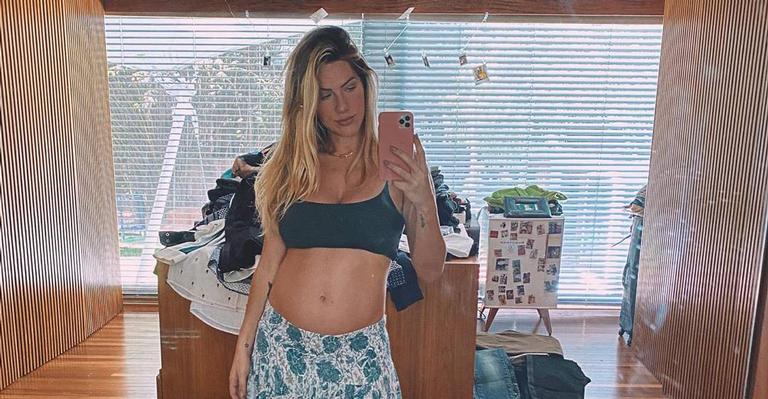 Giovanna Ewbank se emociona ao exibir barriguinha de grávida em clique fofo: ‘Amor’