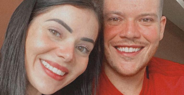 Ferrugem eleva a temperatura ao compartilhar clique bem íntimo com a esposa: ”Ela é meu sonho”