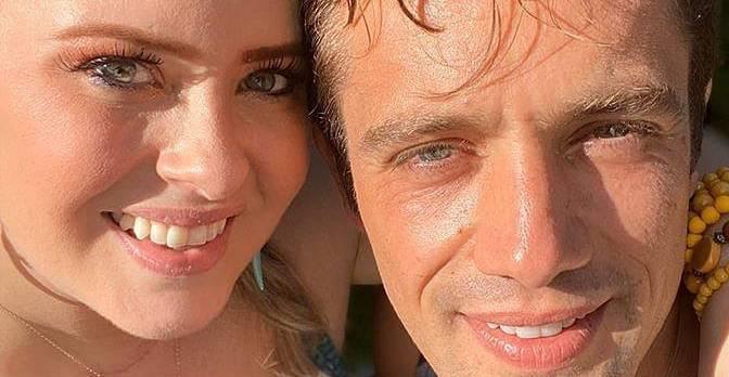 Rafael Cardoso faz passeio em fazenda ao lado da esposa