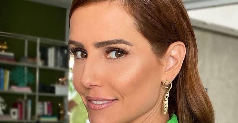 Deborah Secco relembra série ao lado de Luisa Arraes e Eduardo Moscovis