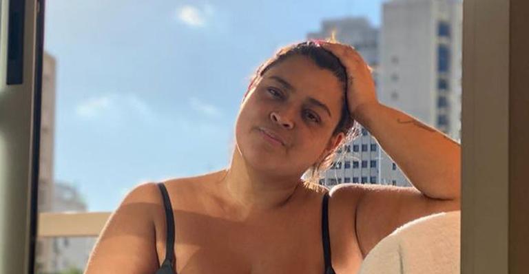 Preta Gil posa de calcinha e sutiã exinbo corpão sem filtros e desabafa: ”Depois do furacão”
