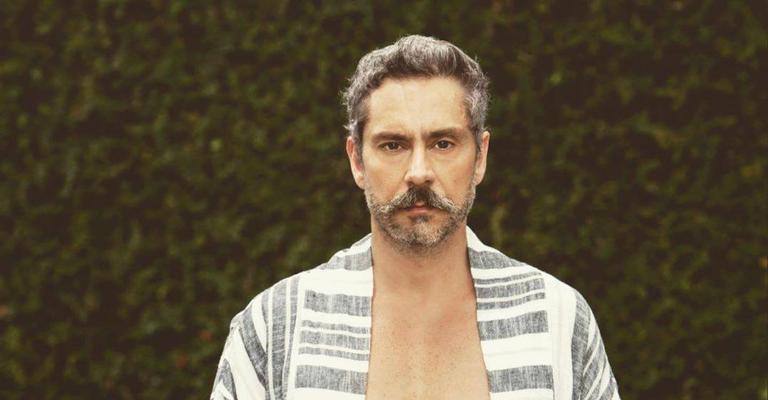 Alexandre Nero escreve texto sobre a satisfação de passar mais tempo com a família: ‘Grande privilégio’