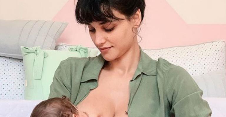 Débora Nascimento faz rara aparição com a filha e comove a web: “Imagem que enche o coração de amor”