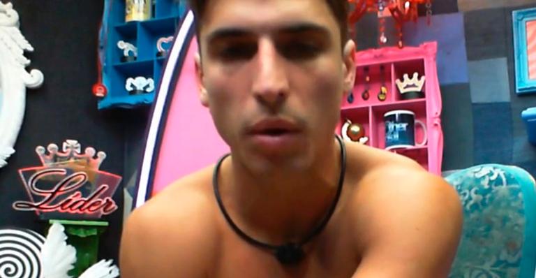 BBB20: Em Raio-X, Felipe Prior alfineta Babu e dispara: ”Só consegue ver o próprio rabo”