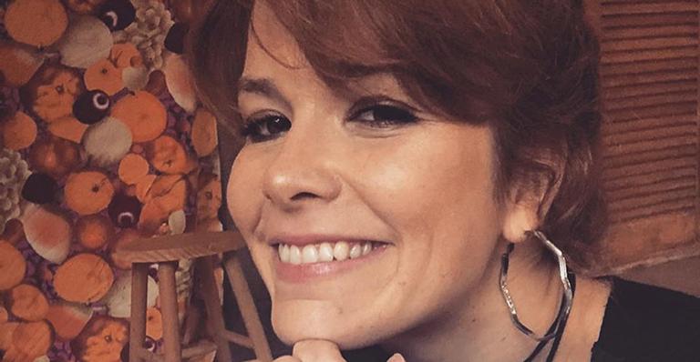 Samara Felippo surge só de biquíni tomando sol e arranca elogios da web: ”Emagreceu”