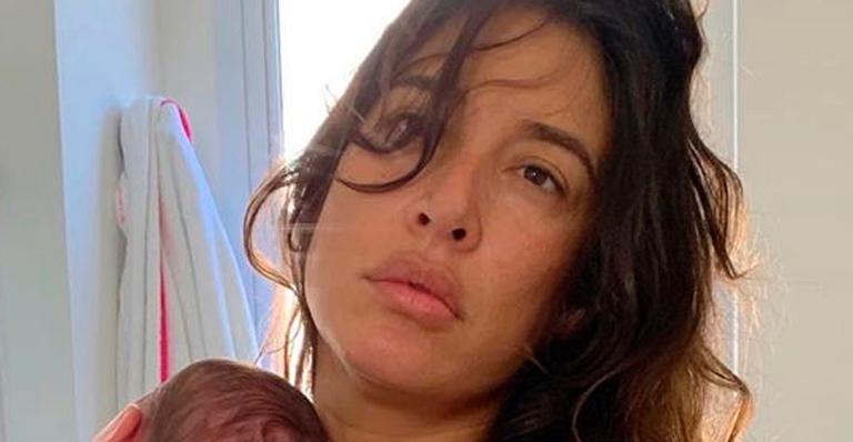 Giselle Itié revela o rostinho do filho recém-nascido pela primeira vez: ”Em casa”