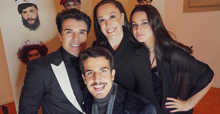 Claudia Raia surpreende fãs ao surgir cantando com filhos e marido: ”Arrepiei”