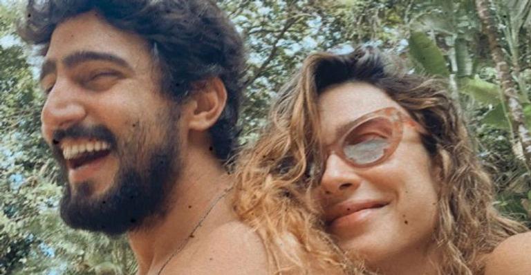 Thaila Ayala surge em momento romântico com o marido e dispara: “Parceiro na quarentena”