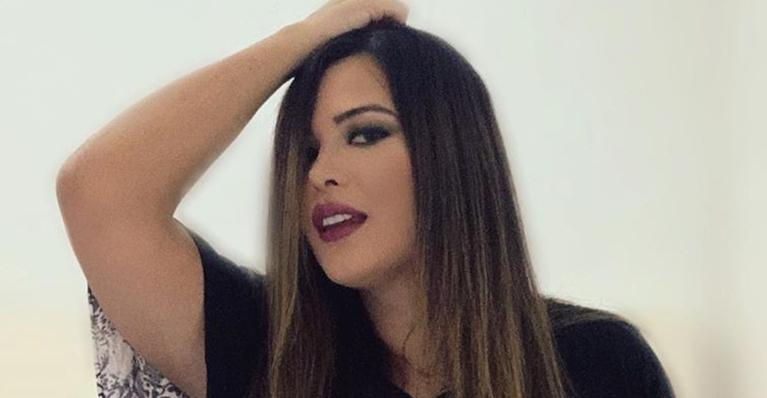 Geisy Arruda usa top curtíssimo, quase mostra demais e deixa pouco à imaginação dos fãs: ”Gostosa”