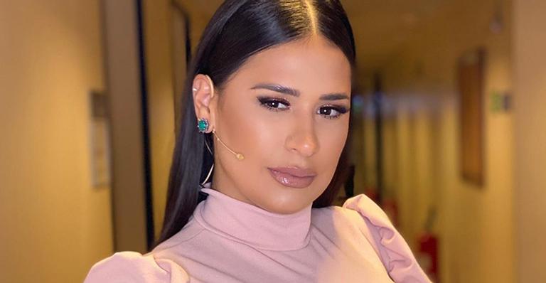 Novo visual? Nas redes, Simone mostra cabelo mais curto e confessa ‘loucura de quarentena’