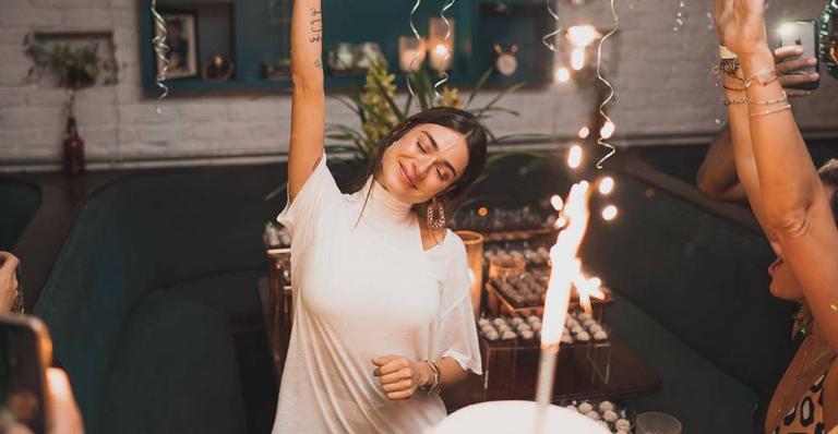 Thaila Ayala faz grande desabafo sobre passar aniversário na quarentena