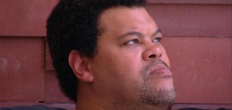 BBB20: Babu Santana deduz o que Felipe Prior está fazendo do lado de fora do reality