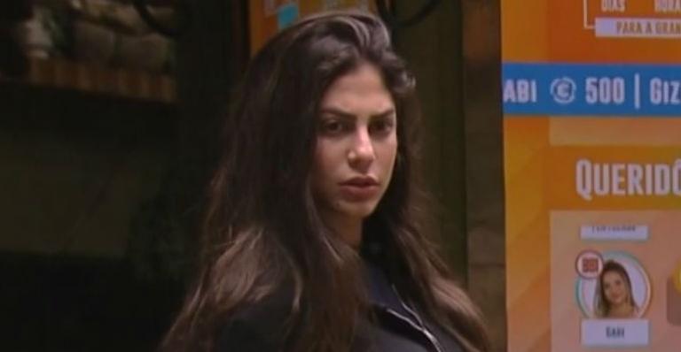 BBB20: Mari recebe emoji de ‘vômito’ e questiona brother que dispara: “Ah, vai encher o saco de outro”